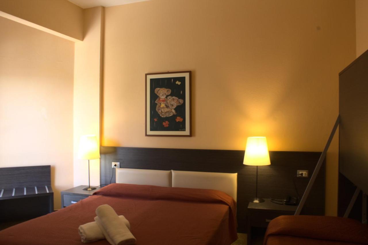 Hotel Palace Varazze Bagian luar foto