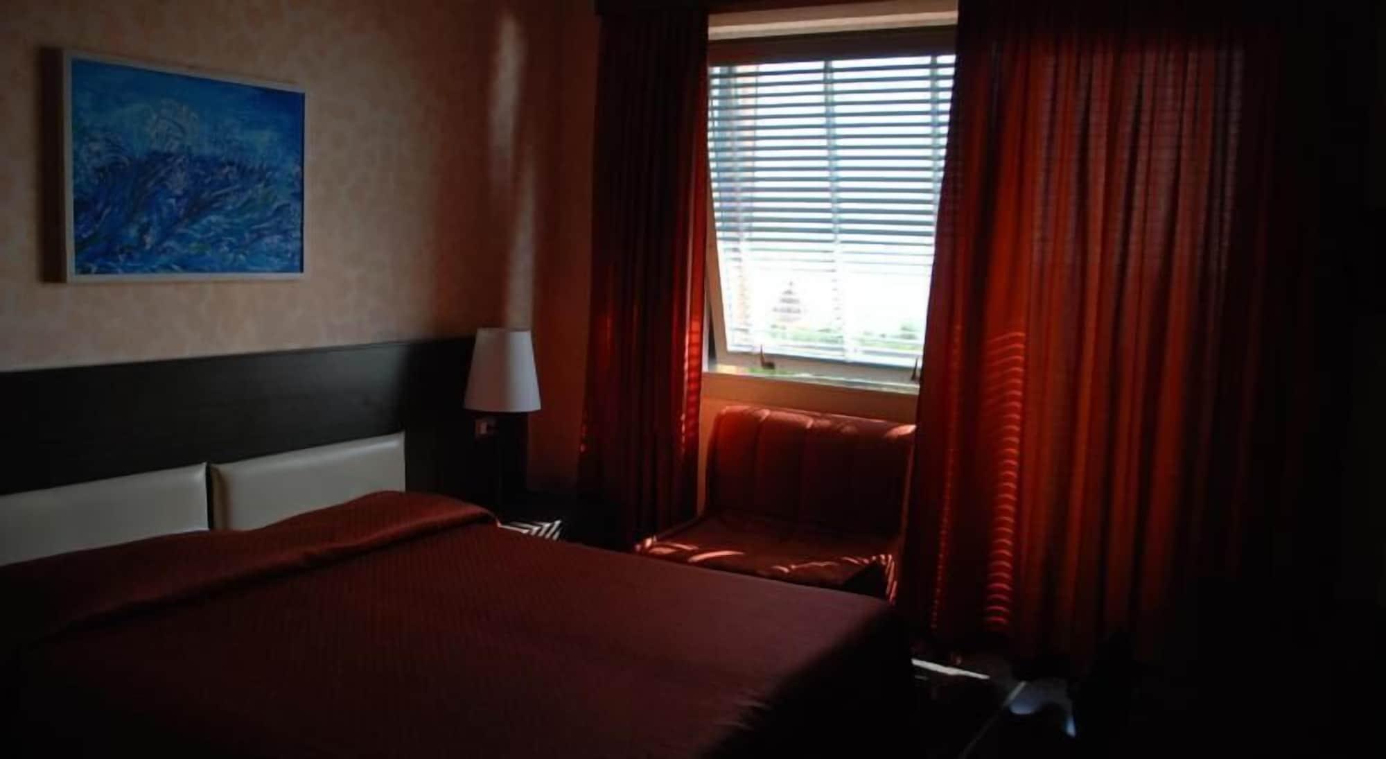 Hotel Palace Varazze Bagian luar foto