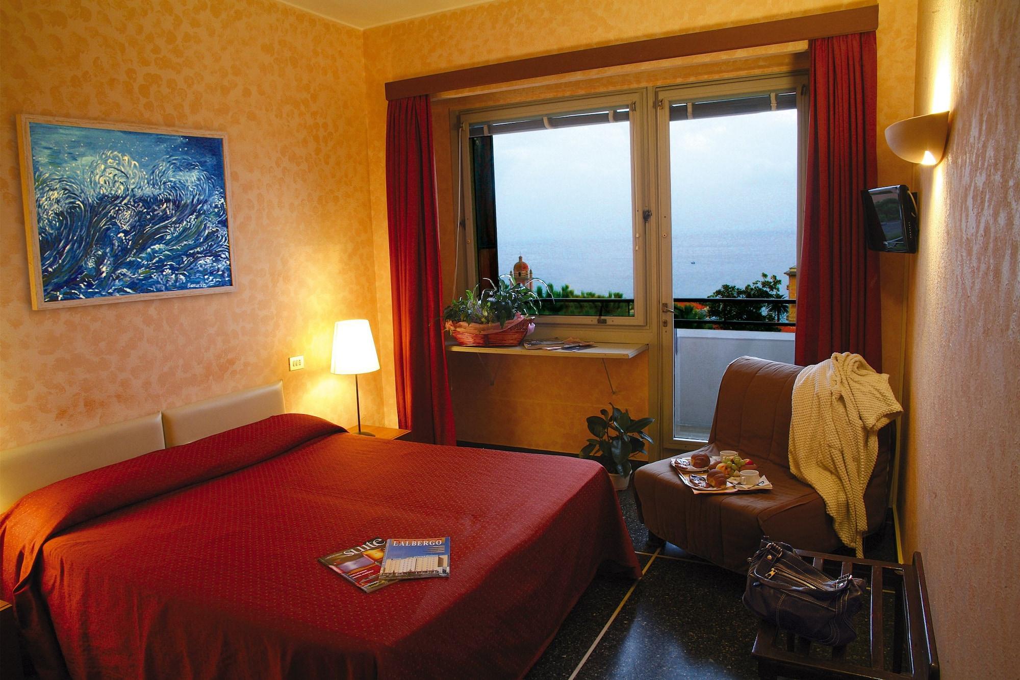 Hotel Palace Varazze Bagian luar foto