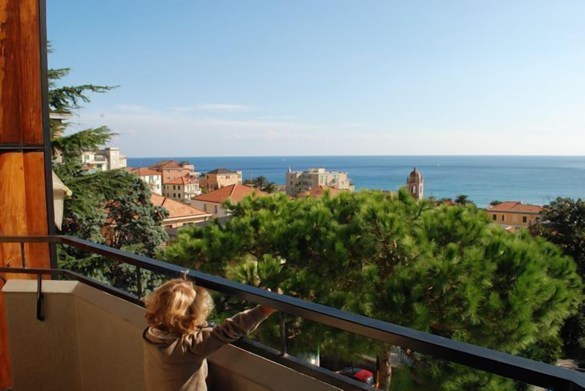 Hotel Palace Varazze Bagian luar foto