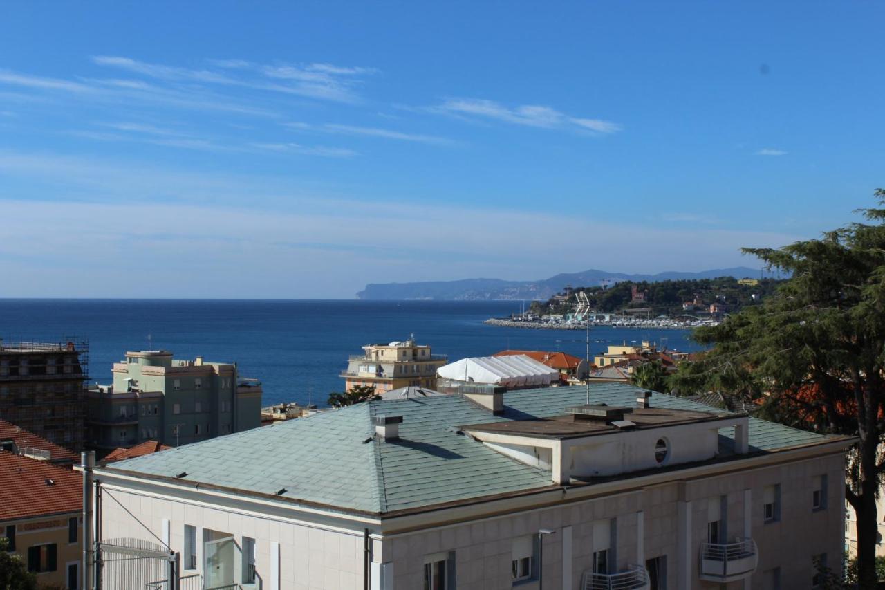 Hotel Palace Varazze Bagian luar foto