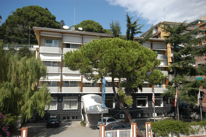 Hotel Palace Varazze Bagian luar foto