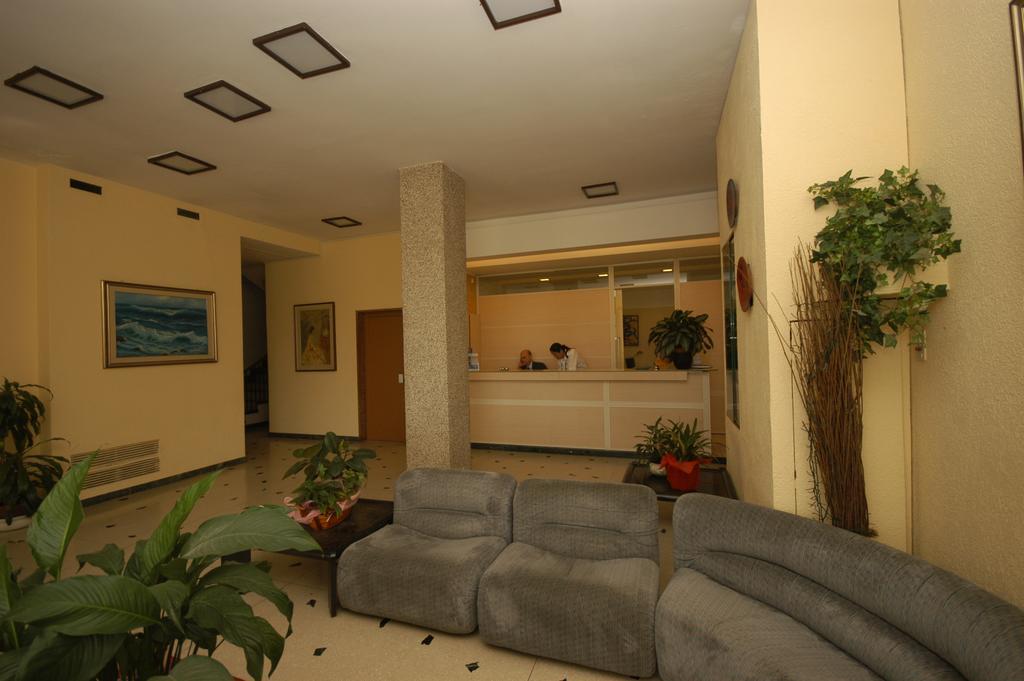 Hotel Palace Varazze Bagian luar foto