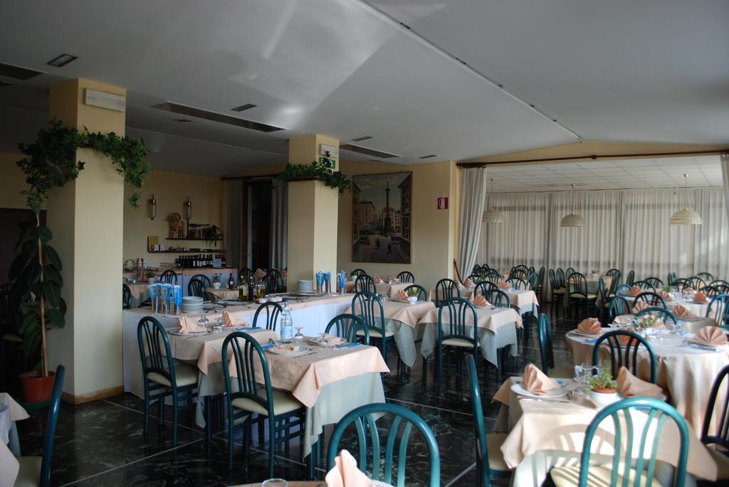 Hotel Palace Varazze Bagian luar foto