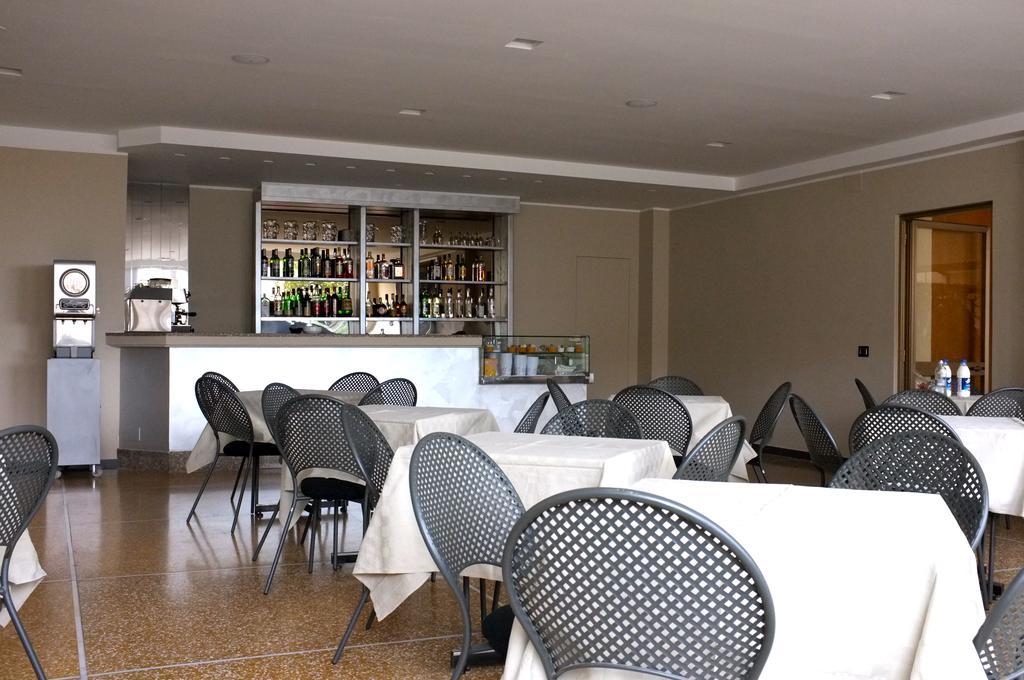 Hotel Palace Varazze Bagian luar foto
