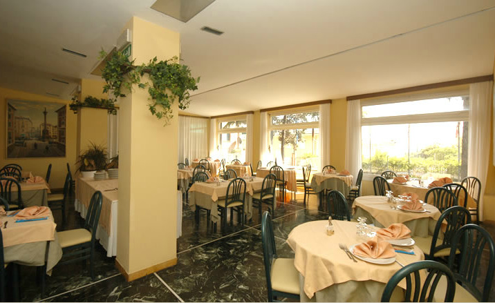 Hotel Palace Varazze Bagian luar foto
