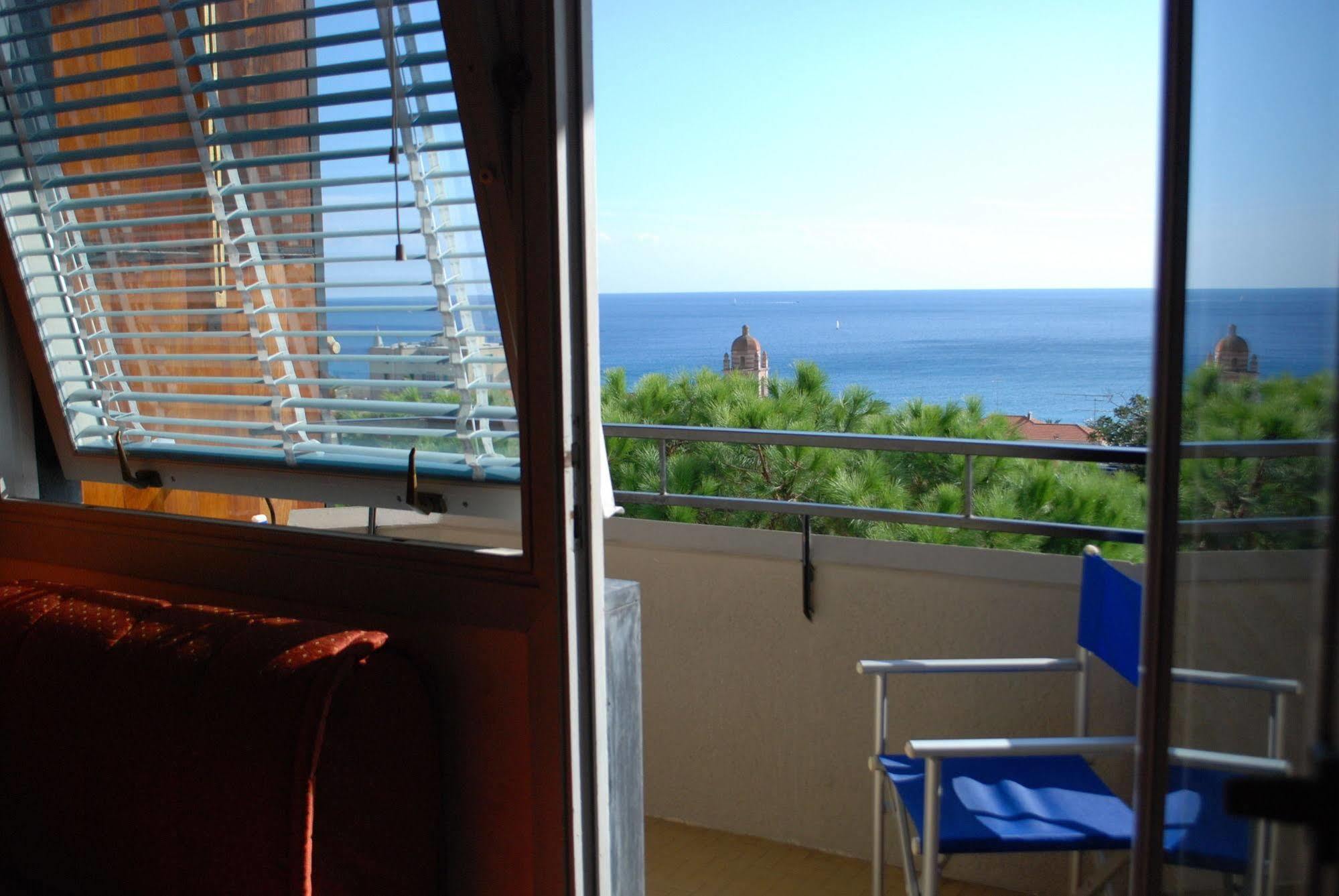 Hotel Palace Varazze Bagian luar foto