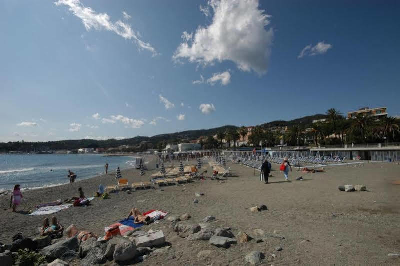 Hotel Palace Varazze Bagian luar foto